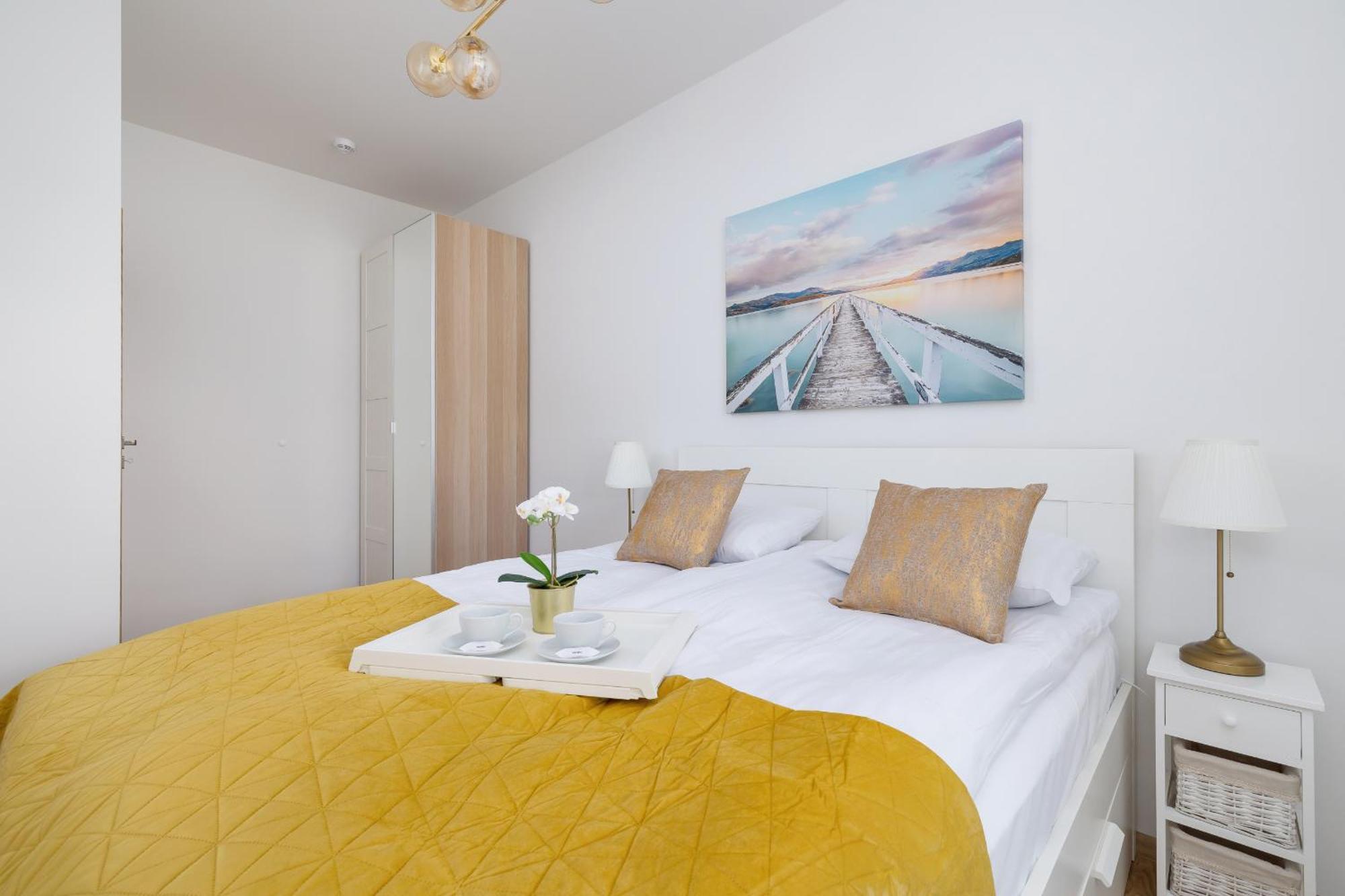 Luxury Two Bedroom Apartment With Terrace And Parking By Renters Prestige Катовице Экстерьер фото